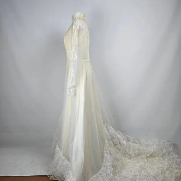Vintage Bridallue Cream Ruffle Lace Wedding Gown Size S - Picture 7 of 13